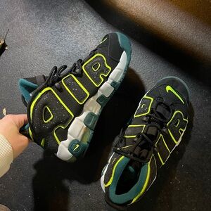 listing-status-banner